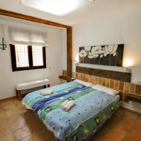 Villa La Coma - Modern, Well-equipped With Private Pool In *