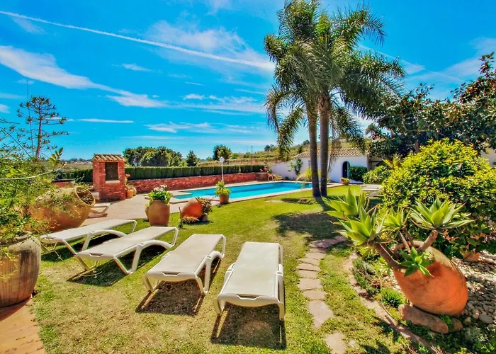 Villa La Coma - Modern, Well-equipped With Private Pool In *
